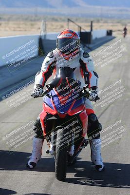 media/Dec-01-2025-Moto Forza (Mon) [[2daa91e15f]]/4-Around the Pits/